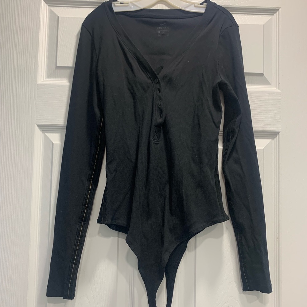 Nike- Dry Fit-Performace Top (Thong)